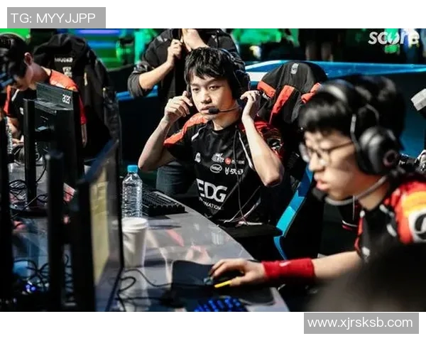 s15电竞总决赛和平精英中EDG团队配合策略与战术分析探讨